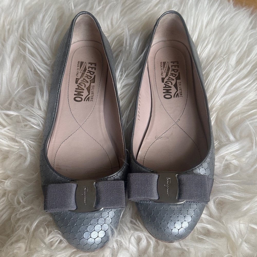 Salvatore Ferragamo Gray Hex-Pattern Vara Bow Ballet Flats